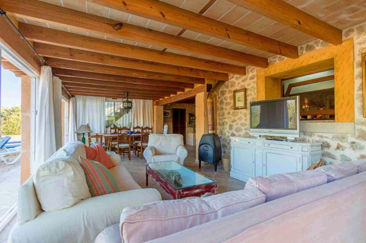 Alcux Villa *